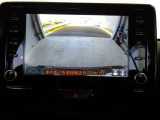 バックモニター付きで慣れない駐車場や車庫入れをサポートします。