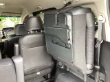 アイデア次第でいろいろな使い方ができる広くて使い勝手のいい荷室。