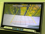 【バックカメラ】駐車時に後方がリアルタイム映像で確認できます。大型商業施設や立体駐車場での駐車時や、夜間のバック時に大活躍!運転スキルに関わらず、今や必須となった装備のひとつです!