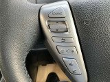 ステアリングスイッチ付。音量調整やチャンネル変更が運転中に可能です。