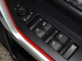 電動格納式ドアミラー・パワーウインドウを装備しています。