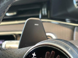 ステアリングパドルシフトはハンドルから手を離すことなくシフトチェンジを意のままに。より直感的なドライブをお楽しみいただけます。