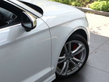 ●オシャレは足元からといいますが、車も同じく足元のエレガンスさで全体のイメージが変わります。