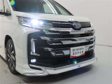 高輝度で点灯速度が速く、しかも消費電力の少ないLEDヘッドライトが装備されています!LEDの明るい光が走行中の視界の確保をサポートして、夜のドライブがより楽しく安全に運転できます♪