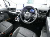 【運転席】運転席周りの画像です。プロの手で隅々までクリーニングしています。ご来店いただき実際に見てみてくださいね☆