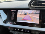 ●バックカメラ『駐車や後方の視界をサポートするための重要な機能です。多くのモデルに標準装備またはオプションとして搭載、リアバンパーに取り付けられたカメラが後方の映像を車内のディスプレイに表示します』