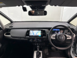 見通しの良い運転席回りとなっておりますので安心して運転をして頂けます!窓が大きいので明るく開放的な室内です