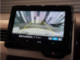 【バックカメラ】後退時も安心。リバース連動で画面が切り替わるのでとっても便利。