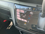 タブレット端末のようなタッチパネル式のオートエアコン採用。凹凸のない滑らかな表面で操作感を高めています。
