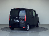 バックカメラが付いているのでバックでの車庫入れも安心です。