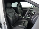 Audi車はどの車種も全てレザーハンドルです。そこにはAudiのこだわりがあり質感の高いレザーでしっかりと手に馴染み、高級感を演出します。