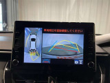 【パノラミックビューモニター】専用のカメラにより、上から見下ろしたような視点で360度車の周囲を確認することができます。
