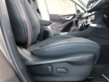パワーシート搭載。微妙な調整が手軽にでき、ピッタリなポジションで運転することが可能です。
