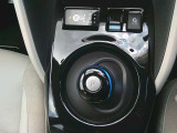 使いやすいシンプルなシフトレバーになっています。