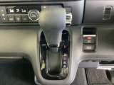 発進時から滑らかに加速する無段階変速のCVTはストップ&ゴーの多い街の中も快適です