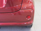 コーナーセンサーを車の前後に装備。障害物との距離に応じて、警告音を変えてお知らせしてくれます。