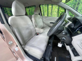 運転席シート廻りは使用感も少なく、良好な状態となっています。前オーナー様が丁寧に使っていたことがよくわかりますね。