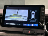 リバースギアに入れるだけで後方の表示へ切り替わります。夜間や雨の日の駐車も楽になりますよ。