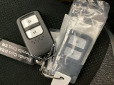 家族やパートナーと個別に持てるため、貸し借りの手間がなくスムーズに乗車できます。また、メインキーを自宅に置いたまま、もう一方をサブとして常に鞄に入れておけるため、持ち出し忘れを防げる点も便利です。