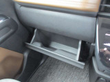 グローブボックスです。車検証などが収納できます。