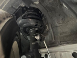 お車を安心してお乗りいただく為には、足回りの定期点検が欠かせません。サービスサポート(有償保証)では無料点検もご提供しており、安心のカーライフをお過ごしいただけるサポート体制が整っています。