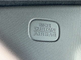 車両側面からの安全性も高めてくれる、安心装備のサイドカーテンエアバックシステムです◎