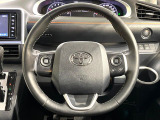 【純正革巻きステアリング】上質な革を使用することで、手にしっかり馴染みとても運転しやすいハンドルです♪
