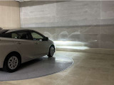LEDヘッドランプです。十分な明るさを保ちつつも消費電力が少なく、バルブ寿命も長いのが特徴です。瞬時にMAXの光量を発揮するのもLEDならではです。☆LEDフォグランプも装備☆