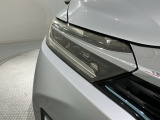 LEDヘッドライトは、点灯の瞬間から最大光量を発揮し、突然暗くなるトンネルなどでの安定感を高めます。