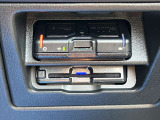 ETC車載器もビルトインタイプで取り付けられておりますので、高速道路の料金所をストレスなく通過して頂けます♪最近ではマストのアイテムですね!