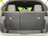 普段のお買い物や通勤、送迎等に十分な荷室スペースを確保しております。セカンドシートを倒すと、大きな荷物の積載も可能です♪