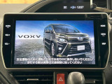【大画面ナビ】人気の大型10インチナビを装備。存在感のある大画面はインパクト大!ナビ利用時のマップ表示は見やすく、テレビやDVDは臨場感がアップ!いつものドライブがグッと楽しくなります♪