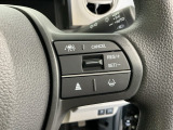 アクセルから足を離しても設定したスピードを保ち走行し、高速道路での疲労軽減に役立つクルーズコントロール付きです!