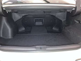 開口部の広いラゲージスペースは、ゴルフバックなどの荷物もラクラク積み込めます。