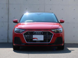 一目でAudiだと分かる特色を持つフロントマスク。