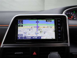 純正ナビを装備。タッチパネル式で使いやすく、お出かけもラクラクです。