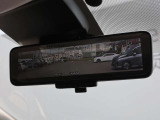 車両後方を映し出します・スマートルームミラー装備です。