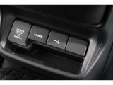 スマートフォンなどの音楽再生が可能なUSB接続ジャック装備車両です♪♪♪