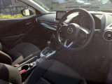 視線移動が少なくドライビングに専念できるコックピット。運転中に必要な「走行情報」とそれ以外の「便利・快適情報」を明確に分けてあるので情報を得る時に迷いを少なくしています。