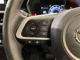ステアリングスイッチ付き。前方から目を離すことなく操作することが可能です。
