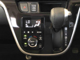 温度を設定すれば、自動で車内の温度管理をしてくれる優れものです♪ATミッションで運転楽々