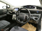 見通しのよいすっきりとした視界で、誰でも運転しやすいです。運転のしやすさは疲れにくさにも繋がりますよ♪