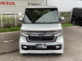 お客様に安全で快適なカーライフをお送りいただくために、中古車にも高いレベルの品質基準を設け、その基準に従って、全ての中古車について納車前整備を実施しています。
