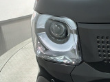 LEDヘッドライトは、点灯の瞬間から最大光量を発揮し、突然暗くなるトンネルなどでの安定感を高めます。