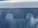 【スズキ セーフティサポート】走行中に前方の車両等を認識し、衝突しそうな時は警報とブレーキで衝突回避と被害軽減をアシスト。より安全にドライブをお楽しみいただけます。