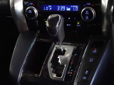 電動パーキングブレーキ・ブレーキホールドを装備してます。ホールド機能は信号待ちが多い一般道で疲労軽減になり、大好評です!