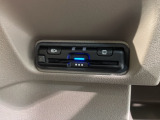 いまや快適なカーライフに欠かせないETCが付いています。
