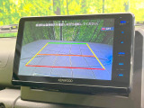 【バックカメラ】駐車時に後方がリアルタイム映像で確認できます。大型商業施設や立体駐車場での駐車時や、夜間のバック時に大活躍!運転スキルに関わらず、今や必須となった装備のひとつです!