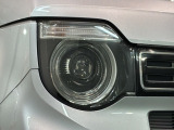 LEDヘッドライトは、点灯の瞬間から最大光量を発揮し、突然暗くなるトンネルなどでの安定感を高めます。