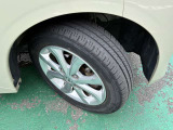 タイヤサイズは155/65R14です。日産純正アルミ装着です☆